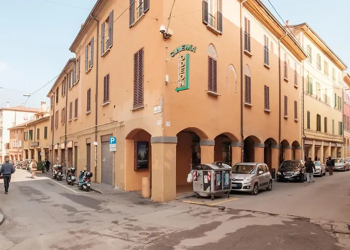 Mascarella 33 By * بولونيا