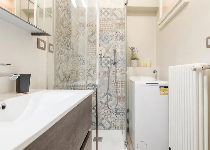 Mascarella 33 By * بولونيا